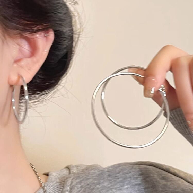Wholesale Geometric oval high-end cool style earrings